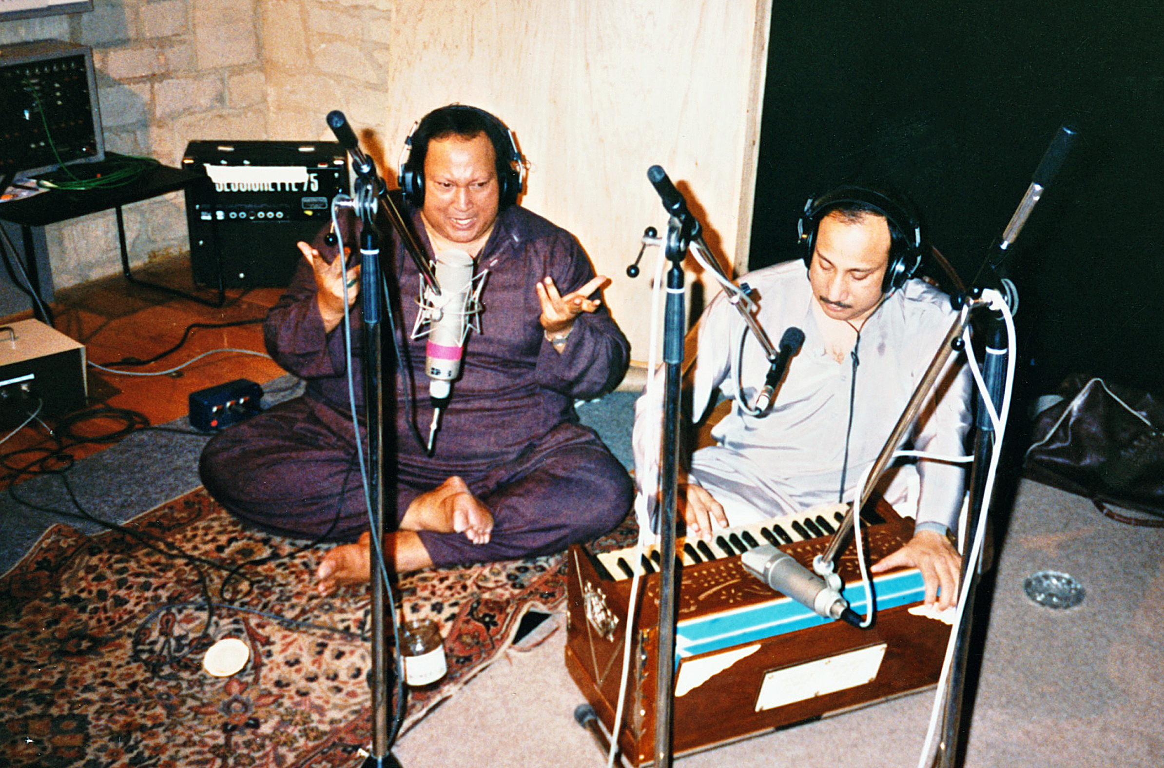 Nusrat Fateh Ali Khan - Mustt Mustt